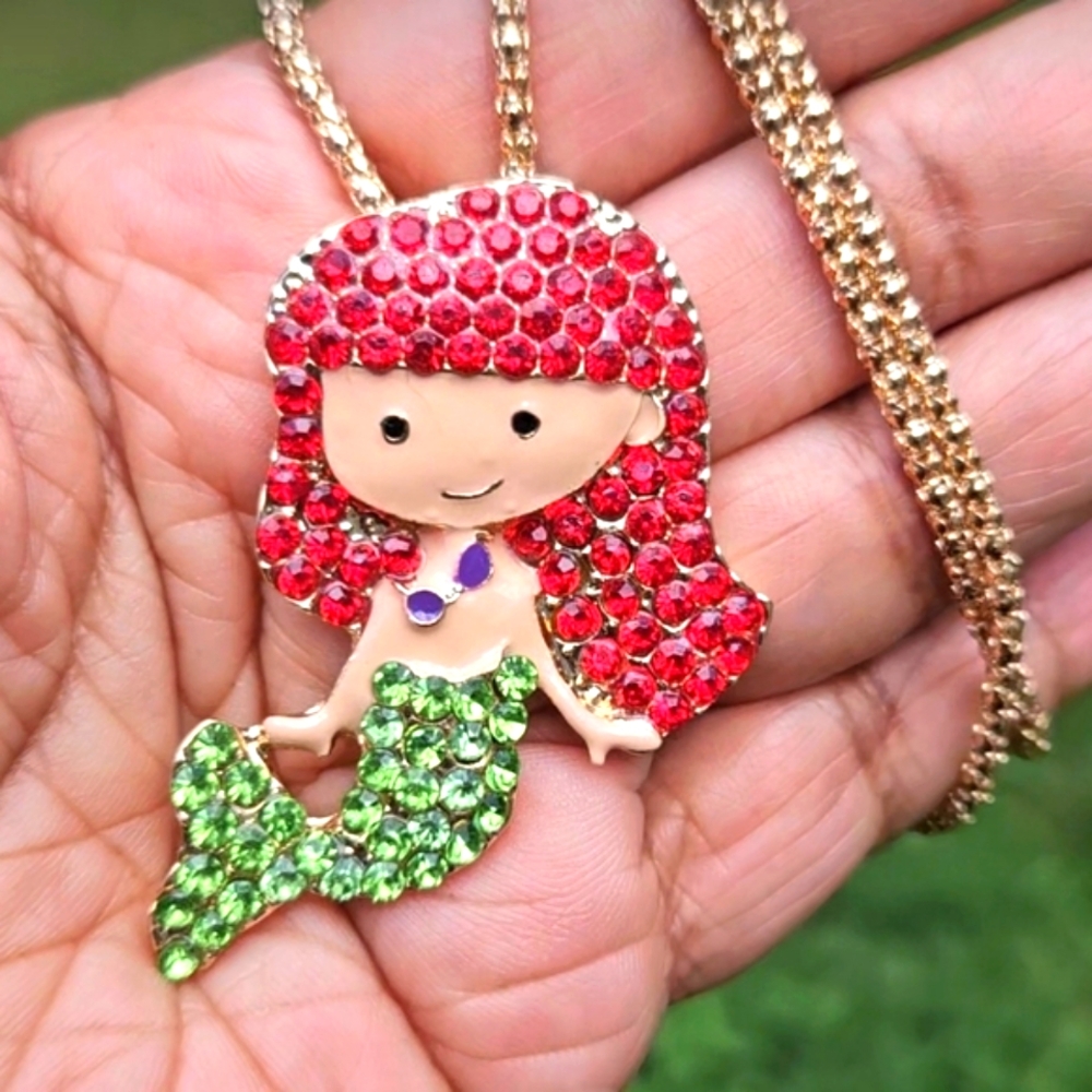 ADORABLE NIP Betsey Johnson Crystal Little Mermaid Pendant on Long Gold Necklace - Picture 1 of 4